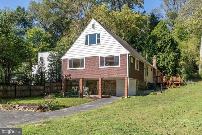 Building Photo - 6221 Walhonding Rd