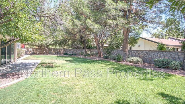 Building Photo - 612 Willow Glen Dr