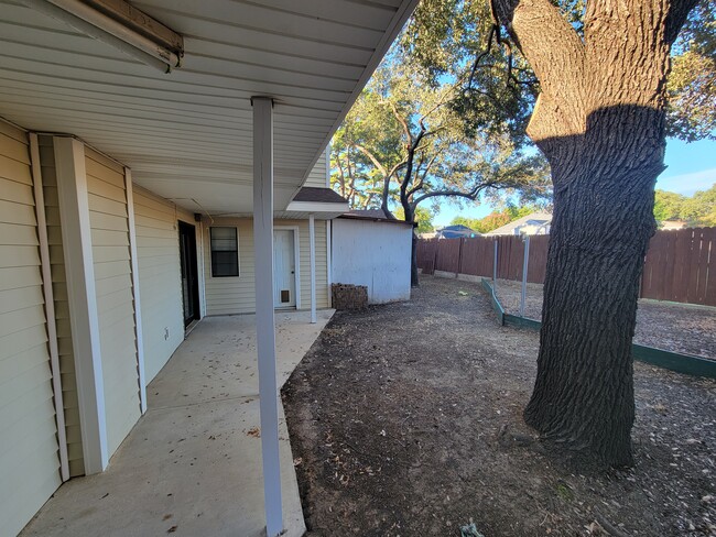 Building Photo - 2257 Moonlight Bay