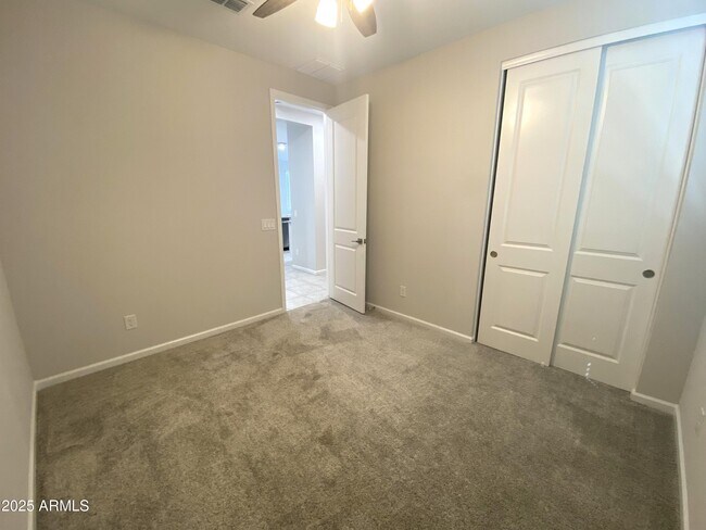 Building Photo - 24620 W Mohave St