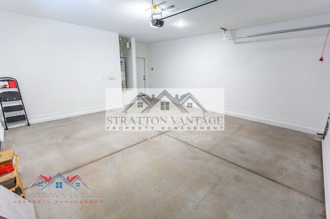 Building Photo - 7439 S 76th Dr