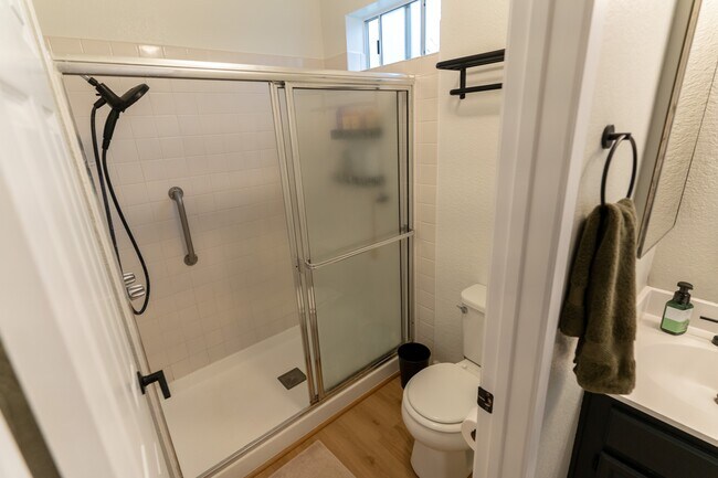 Building Photo - 1304 Palomar Pl