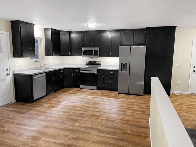 Building Photo - 534 Hanover Dr