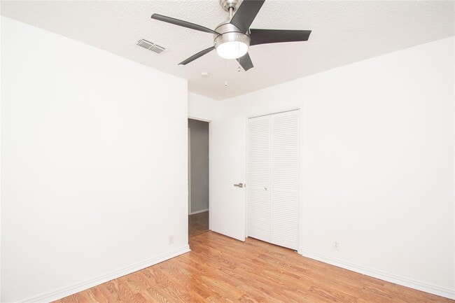 Building Photo - 501 Greenway Dr