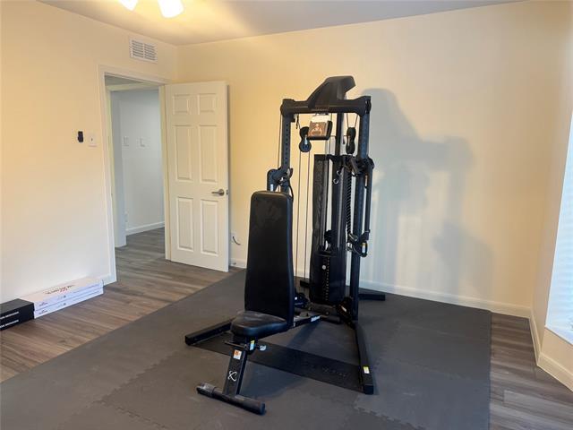 Building Photo - 7832 Royal Ln