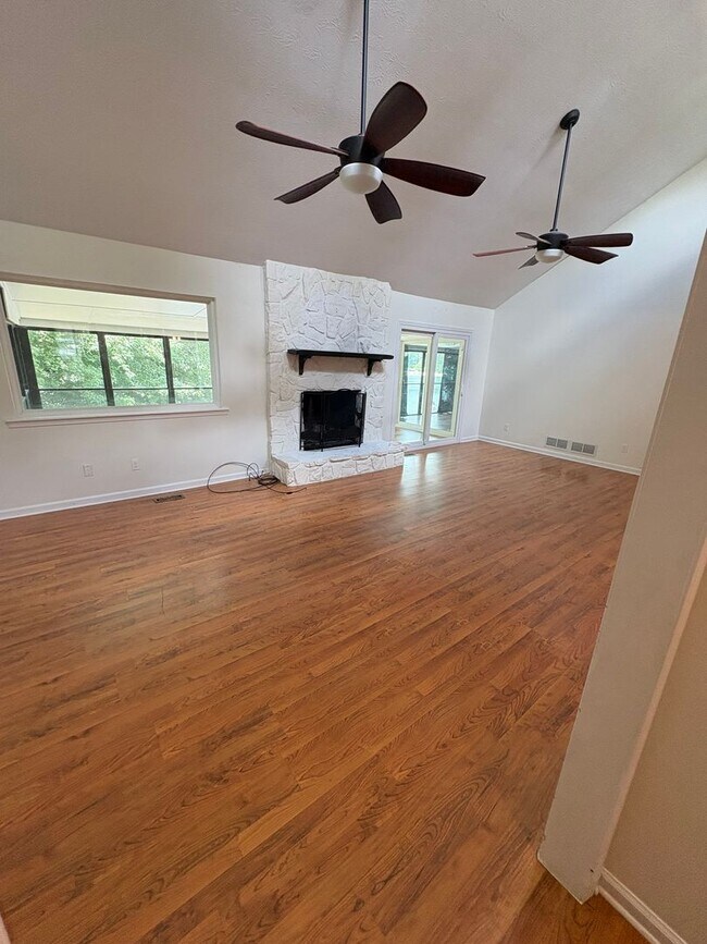 Building Photo - 7083 Parkarms Ct