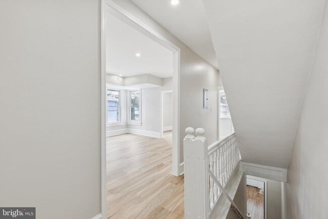 Building Photo - 11 Lexington Ave