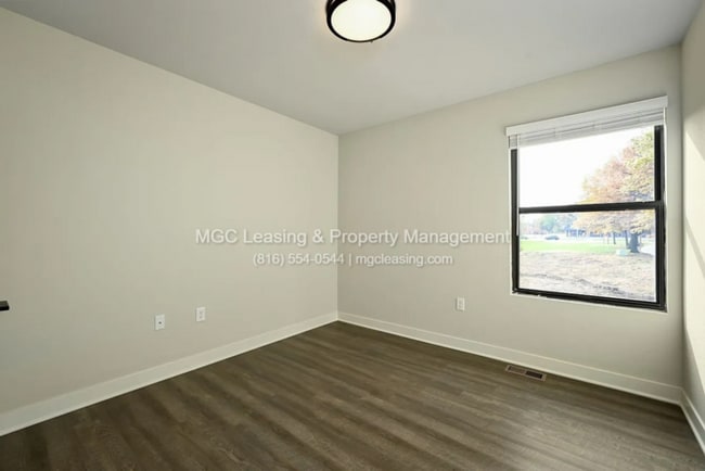 Building Photo - Oak Ridge Falls – Modern Living in Raymore