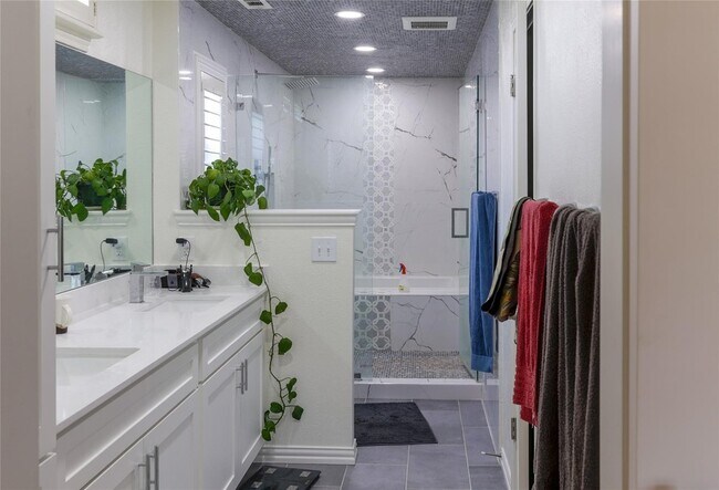 Building Photo - 224 Sovereign Ct