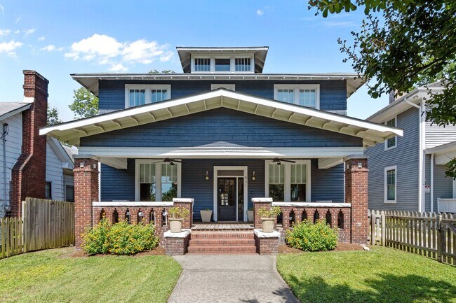 Primary Photo - Gorgeous Renovation near Downtown Durham -...