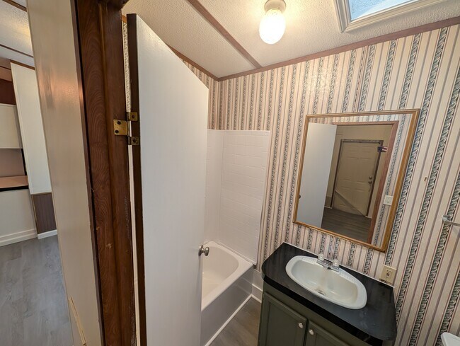 Building Photo - 51 Ransdell Ln