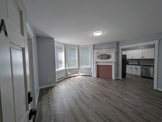 Building Photo - 1117 W Main St