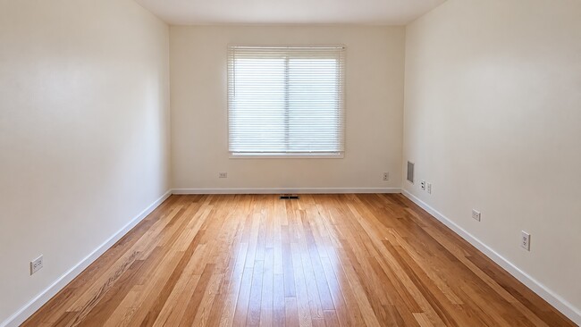 Building Photo - 329 Grissom Ct