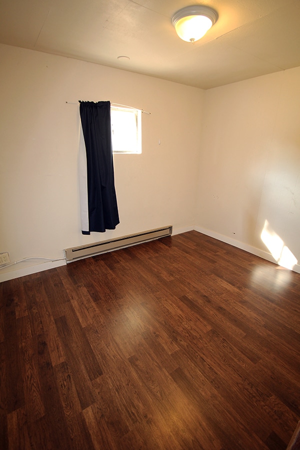 Building Photo - SPACIOUS, UPDATED 7 BEDROOM, 3 BATH, 2 KITCHENS, YARD & DEN BY UW!