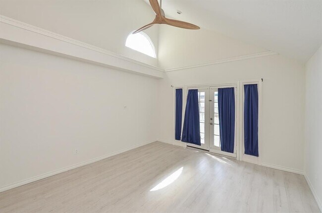 Building Photo - 12707 Sandri Ln