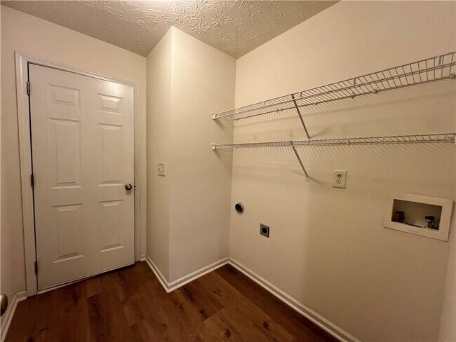 Building Photo - 3780 Crescent Walk Ln NE