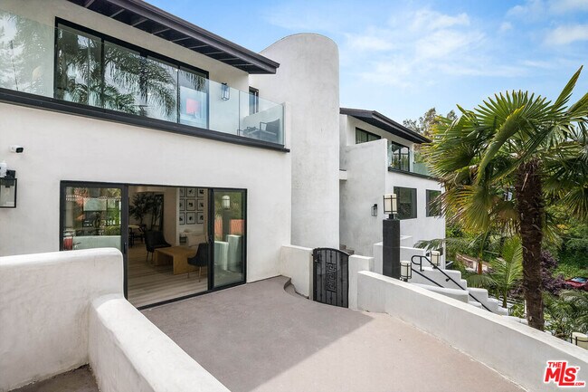 Building Photo - 4961 Marmol Dr