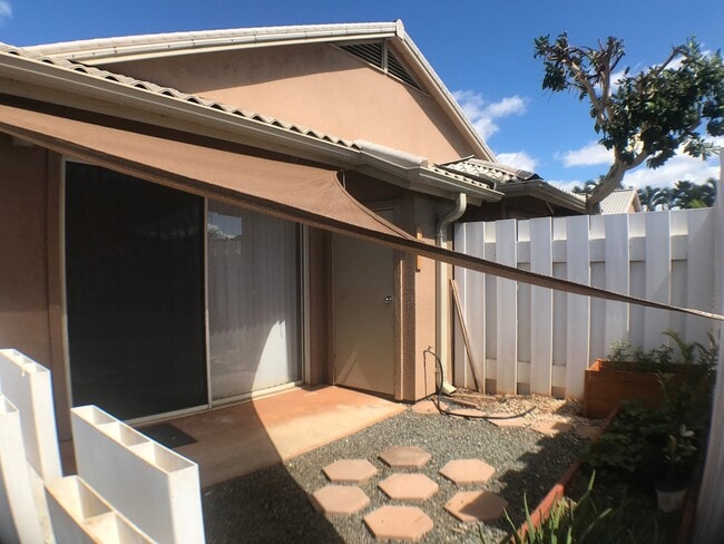 Building Photo - Large Studio, 1 Bath, 1 Parking at CORONADO!