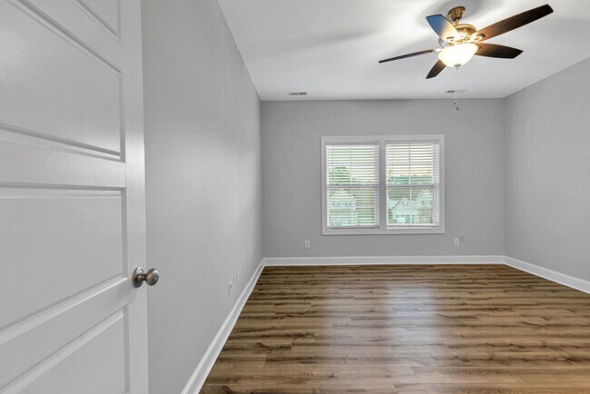 Building Photo - 707 Riva Ridge Rd