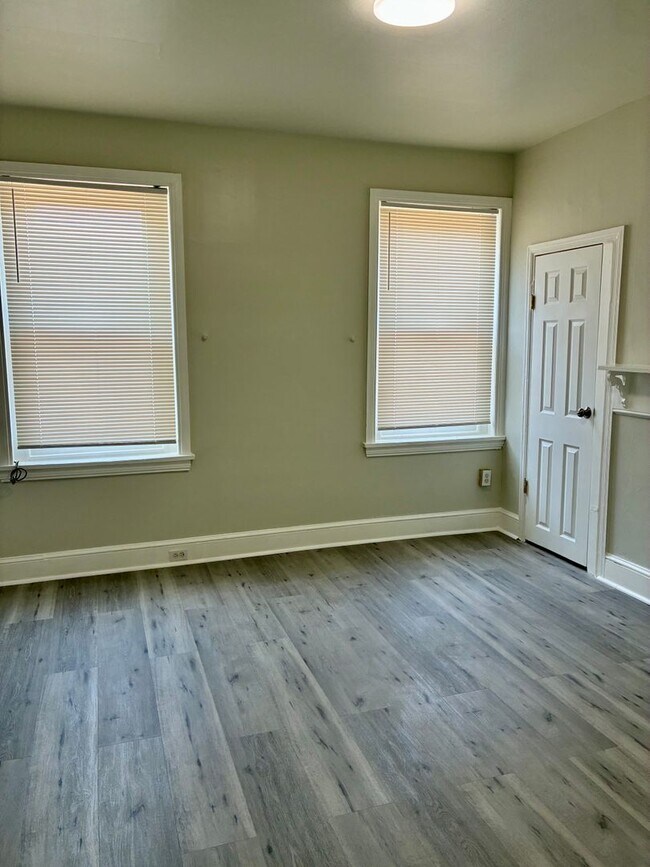 Building Photo - Spacious 3-Bedroom Home in North Philadelphia