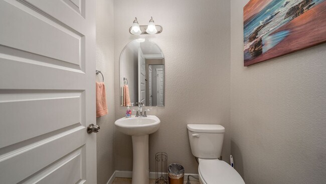 Building Photo - Furnished Rental in the Spring Creek Neighborhood