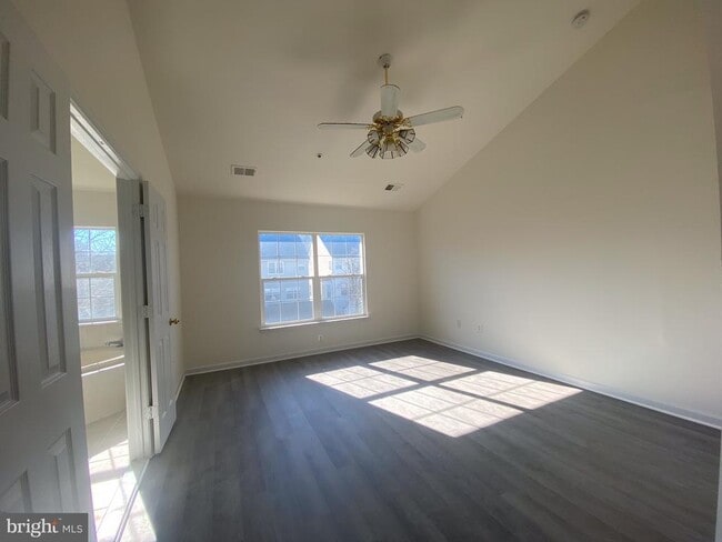Building Photo - 13400 Fountain Club Dr