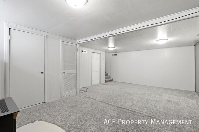 Building Photo - 209 Wedgewood Dr