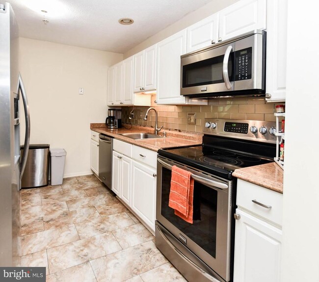 Building Photo - 1401 Deep Gorge Ct