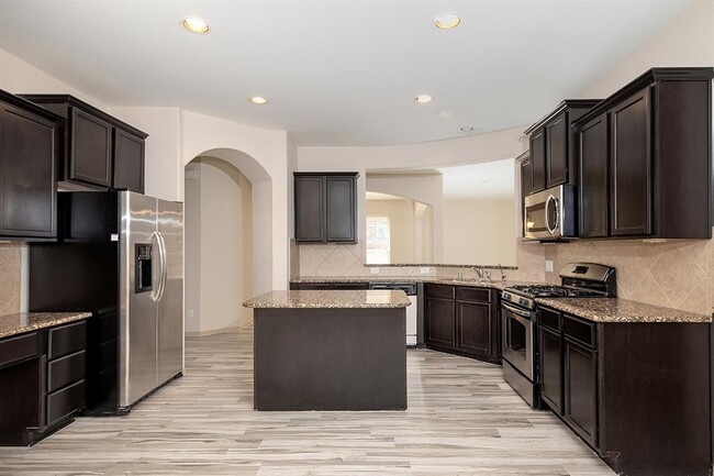 Building Photo - 11 Handbridge Pl