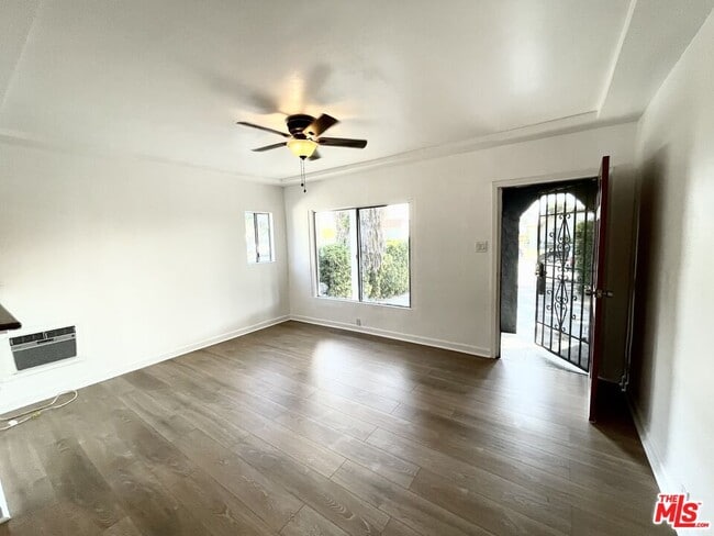 Building Photo - 3659 6th Ave