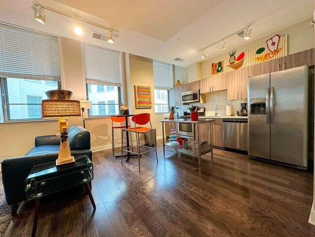 Building Photo - 256 E Main St