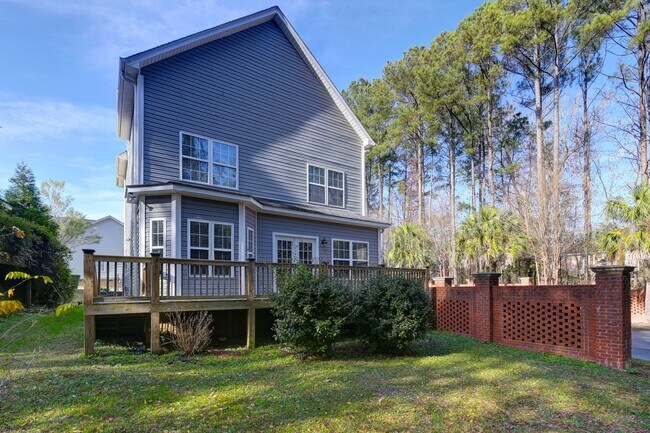 Building Photo - 203 Naples Ave