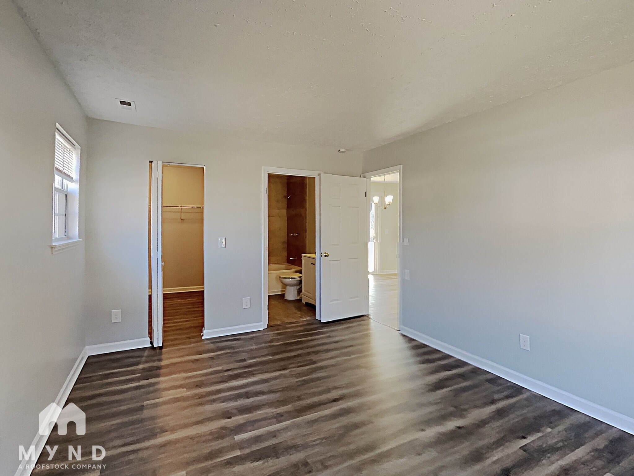 Building Photo - 1616 Elkpark Dr