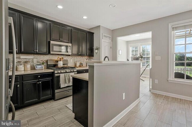 Building Photo - 10613 Bristow Station Dr