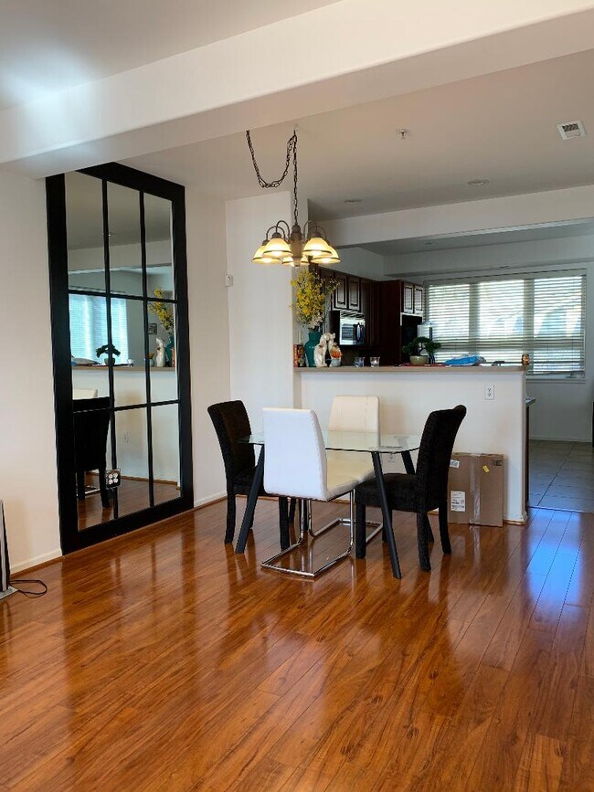 dining room - 2947 W Riverwalk Cir