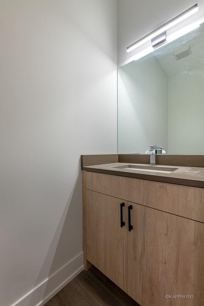 Building Photo - 4021 N Keystone Ave