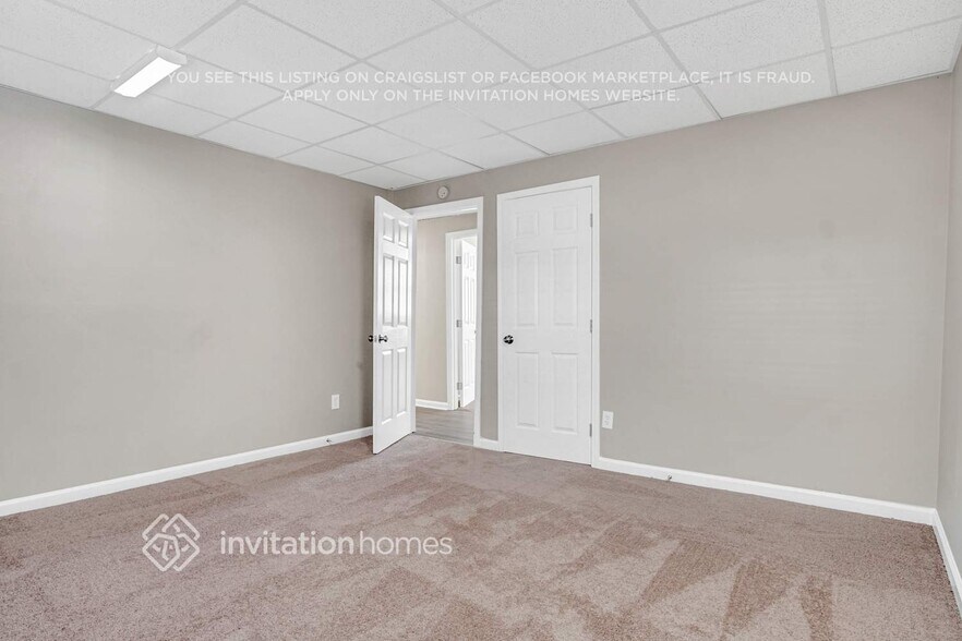 Building Photo - 2717 Horseshoe Creek Dr