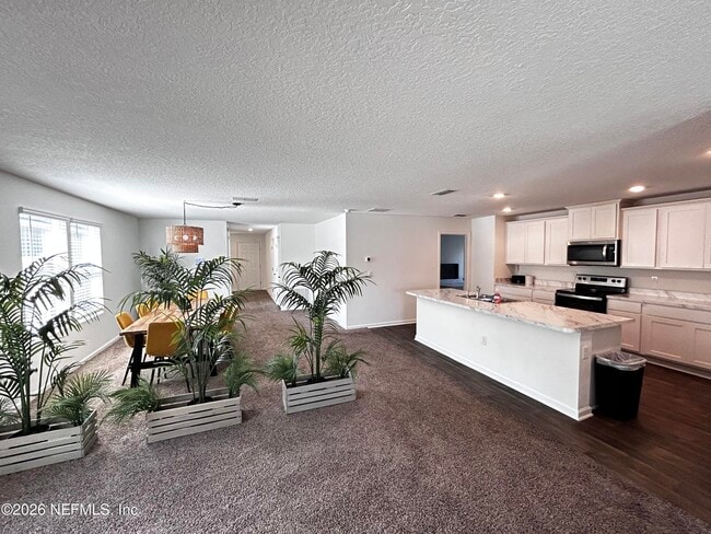 Building Photo - 12571 Russian Olive Rd