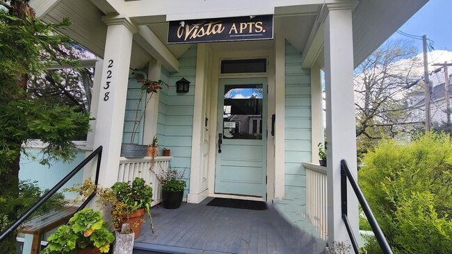 Building Photo - 2234-2238-2238 SW Vista Ave