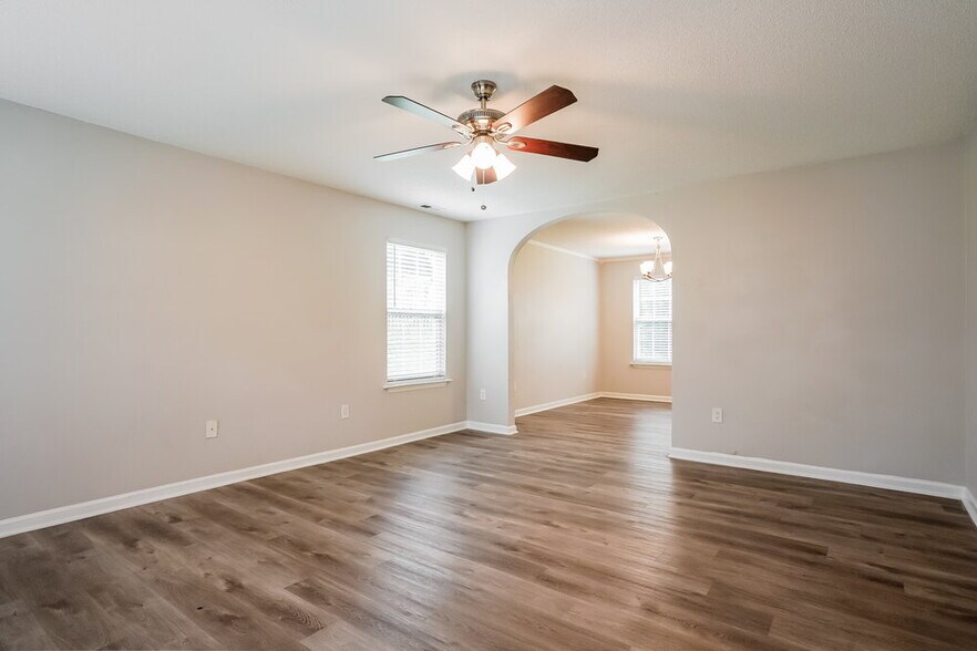 Building Photo - 4409 Cobble Creek Ln