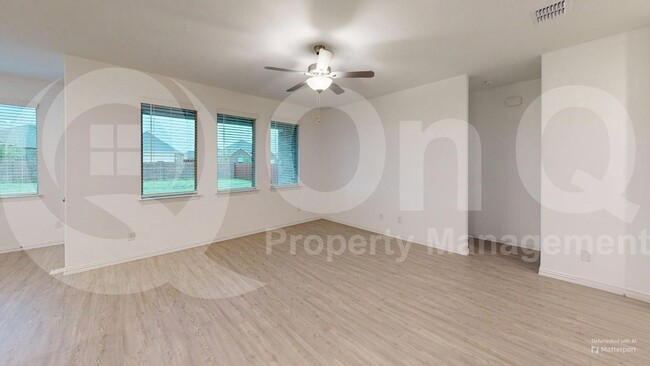 Building Photo - 1420 Rousseau Dr