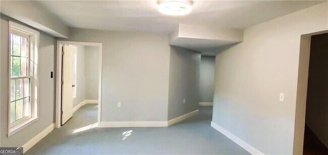 Building Photo - 8100 Greens Mill Way