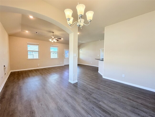 Building Photo - 15613 All Star Dr