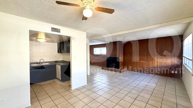 Building Photo - 2662 N 43rd Ave
