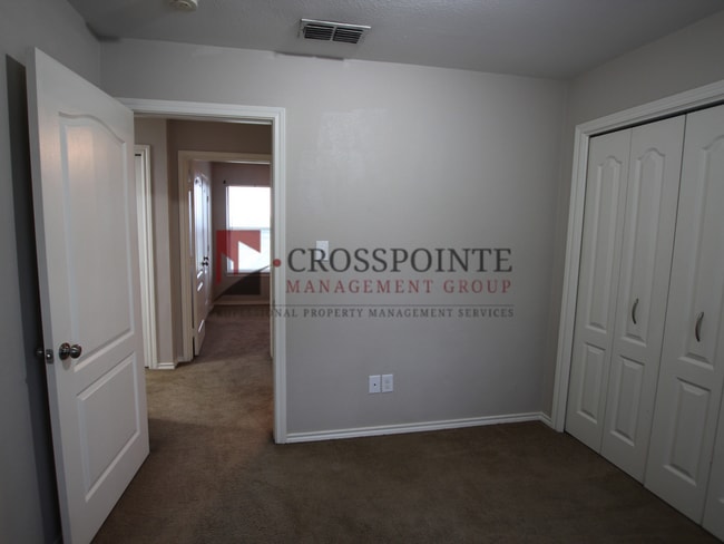 Building Photo - 2 Bed 1.5 Bath Townhome in Lindale!