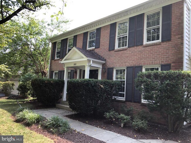 Building Photo - 991 Farm Haven Dr