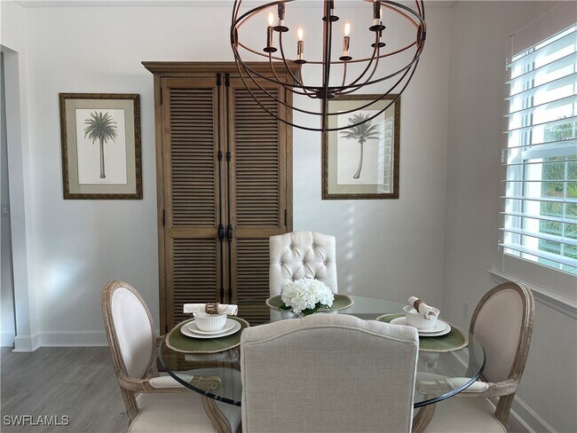 Building Photo - 6984 Saona CT