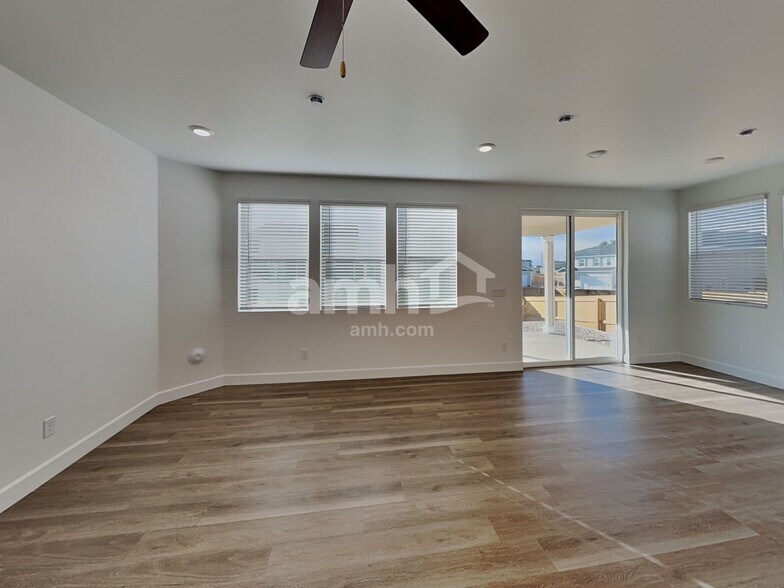 Building Photo - 10087 Abilene St