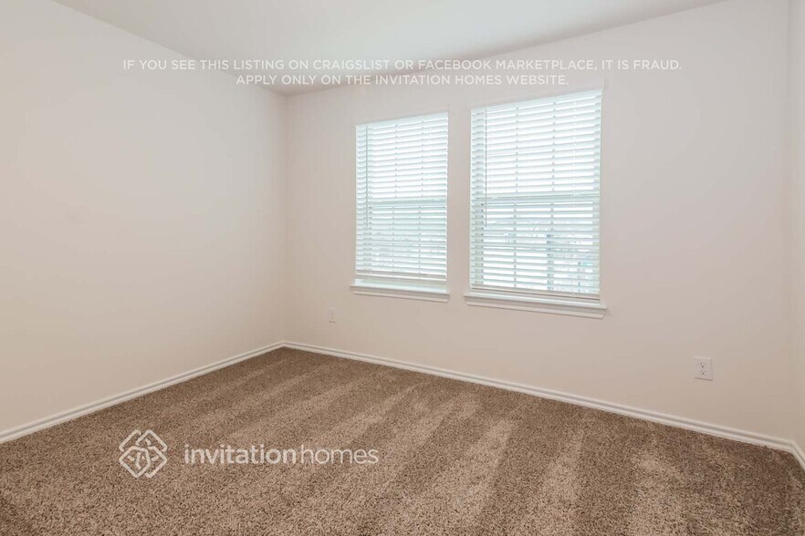 Building Photo - 3928 Jade Dr