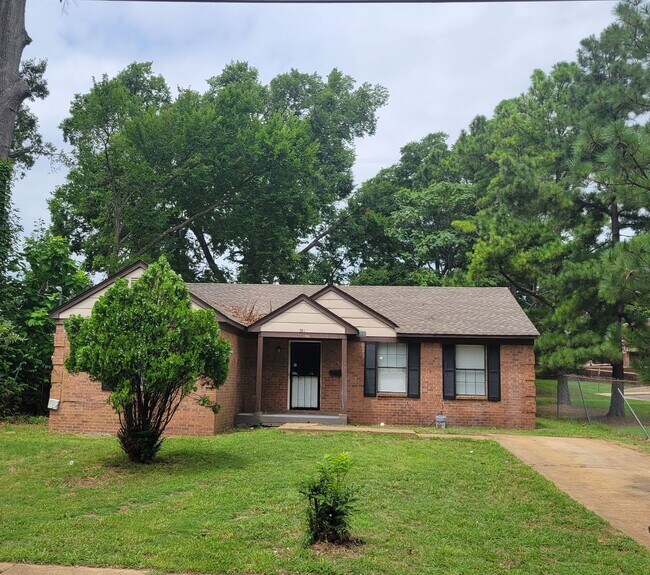 Primary Photo - For lease 5 bedrooms at an affordable rate of $1,100.00